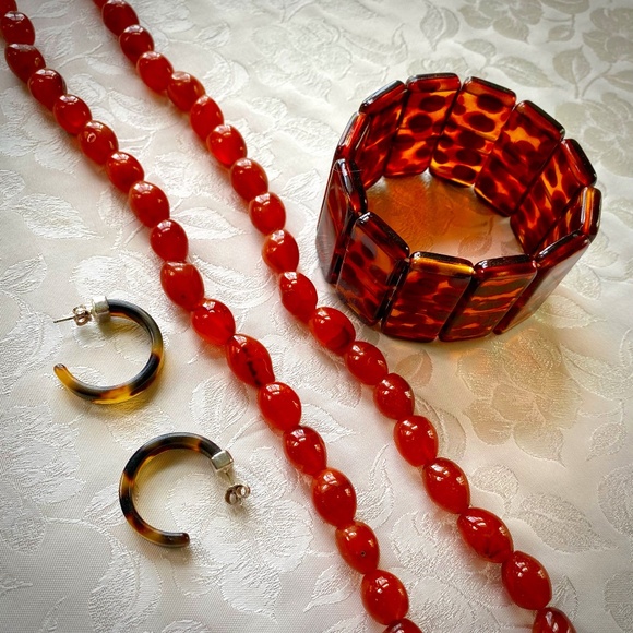 Mix & Match Marvel: The Eclectic 3-Piece Jewelry Set You Didn’t Know You Needed! - Picture 1 of 8